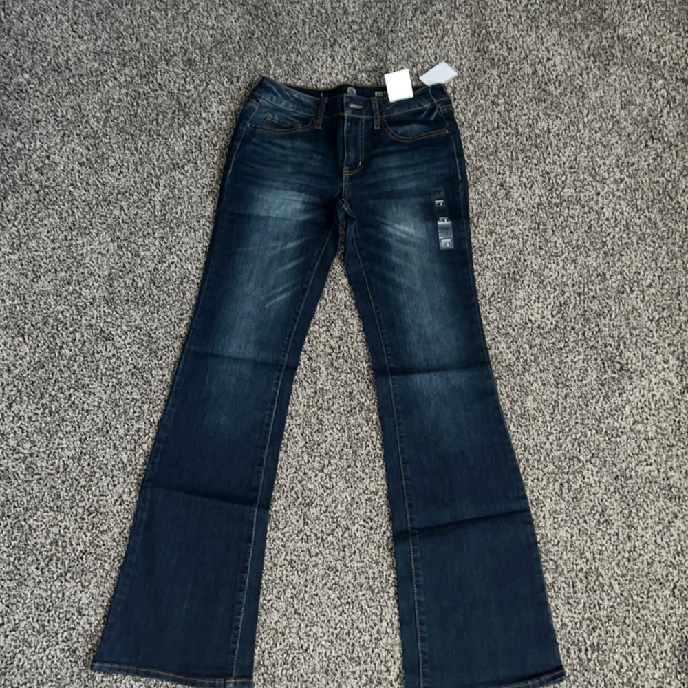 Women’s bootcut jeans with tags
